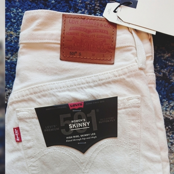 Levi's 501 Skinny White Jeans in Don't Mind if I do Wash - Picture 13 of 14